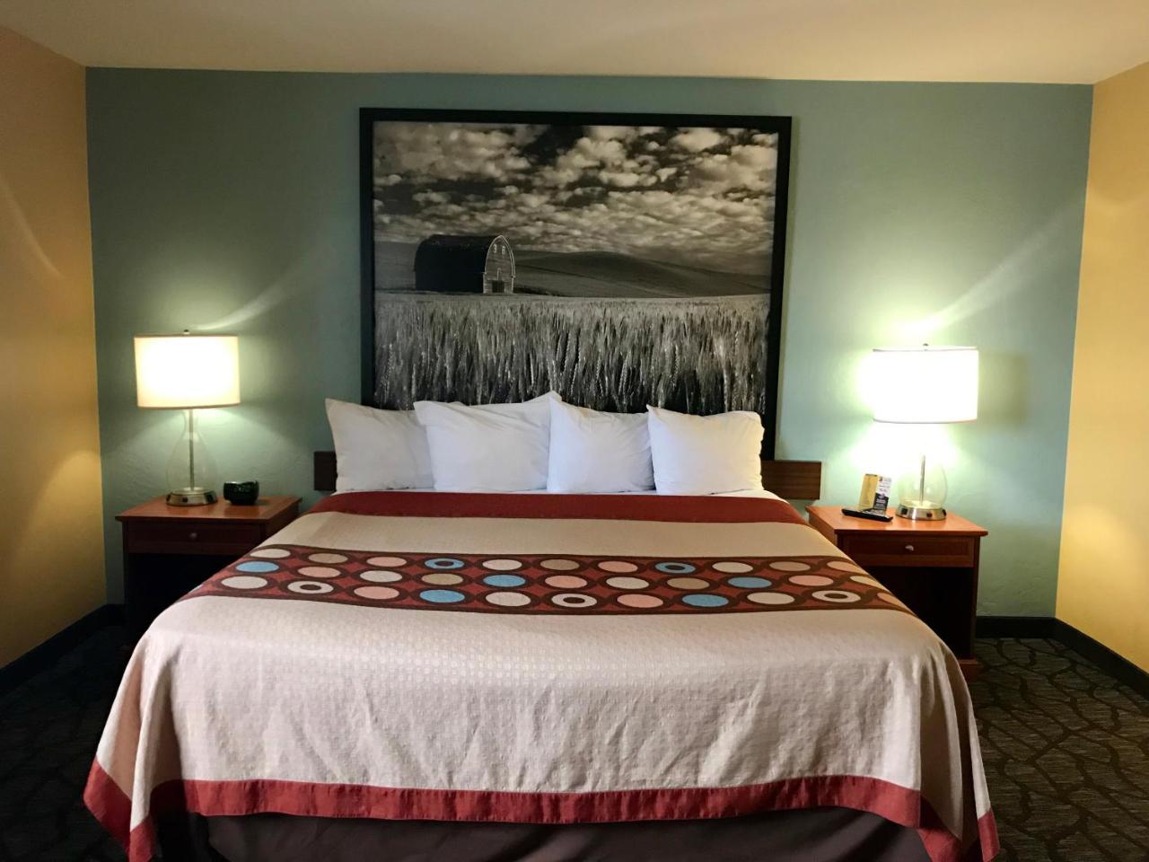 Super 8 By Wyndham Yakima Area Hotel 2*