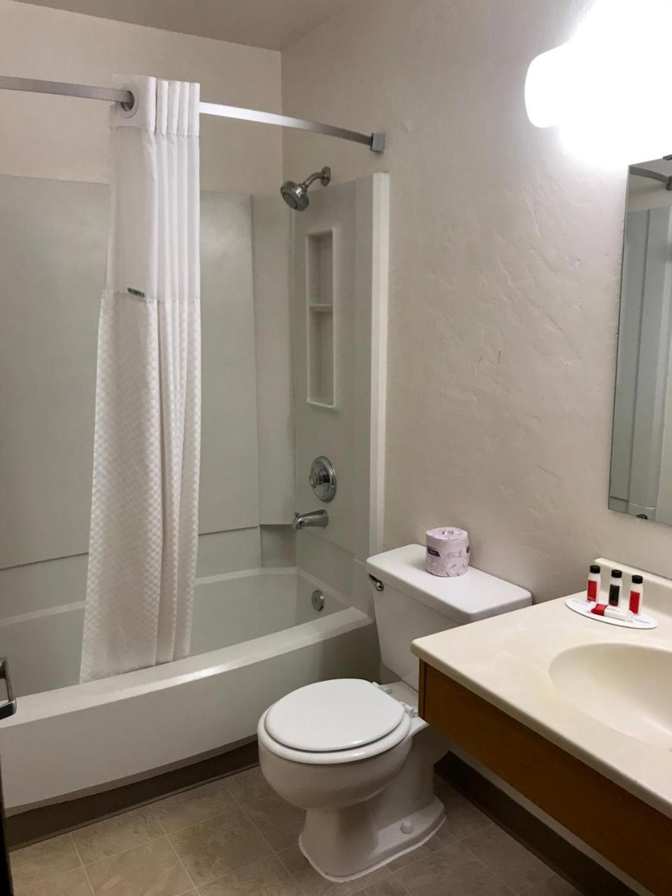 Super 8 By Wyndham Yakima Area